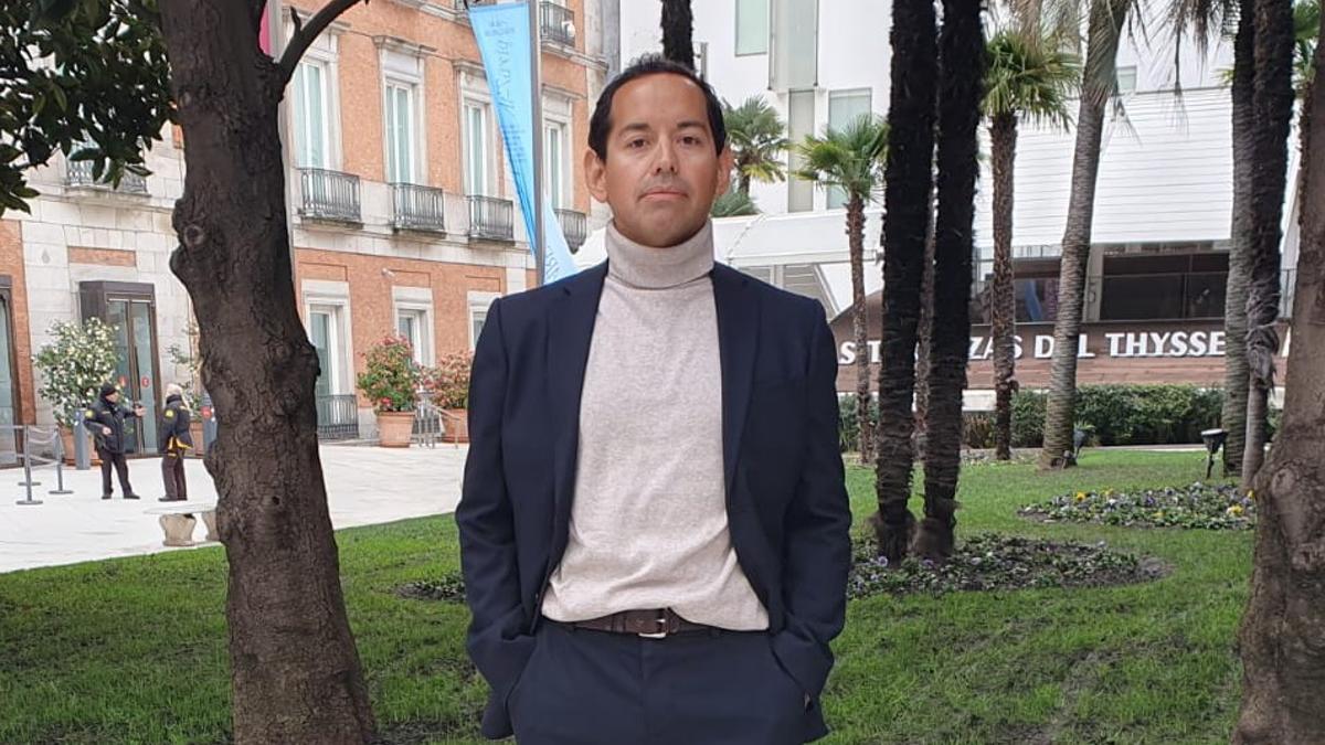 Álex Ceball, ante el Museo Thyssen, en una imagen que él mismo proporcionó.