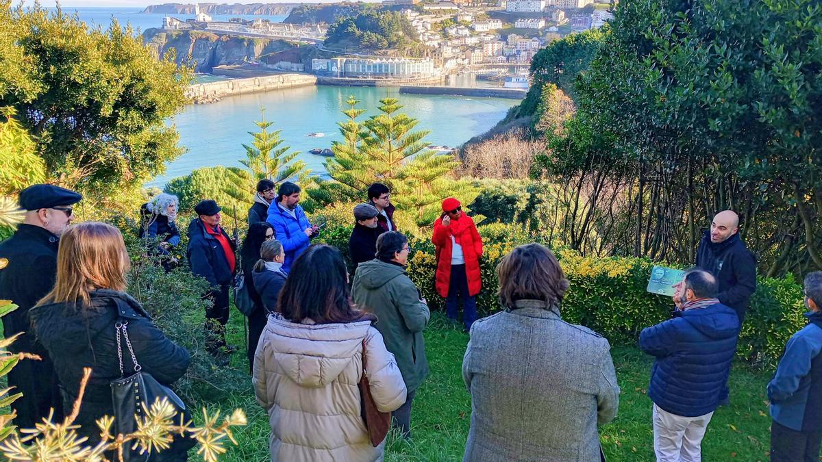 En imágenes: la inauguración del paseo botánico "Ente 'l verdor" en el Bosque-Jardín de la Fonte Baxa, de Luarca