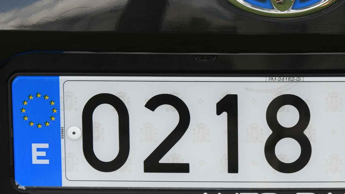 El significado de la "P" de las matrículas que van a llevar los coches nuevos a partir de 2026