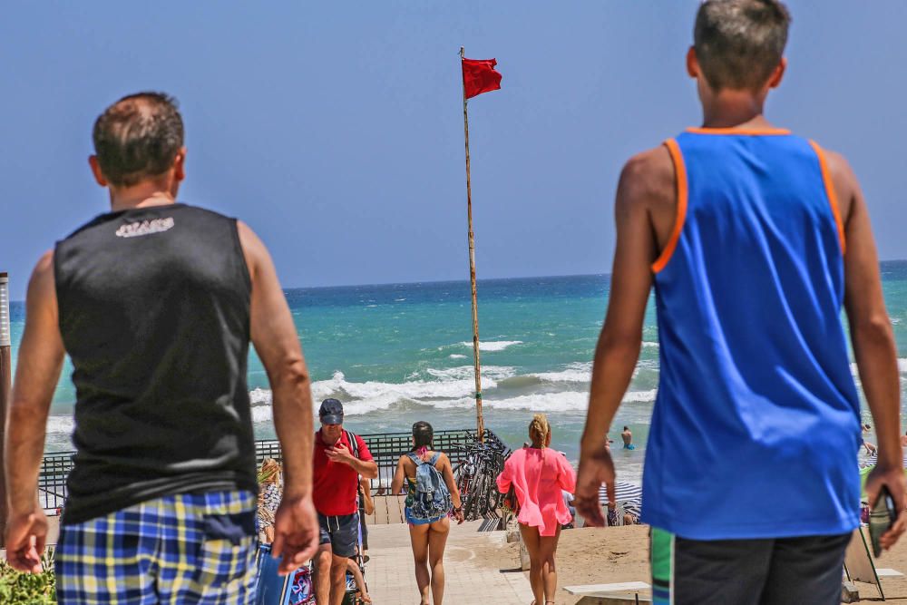 Bandera roja en las playas alicantinas