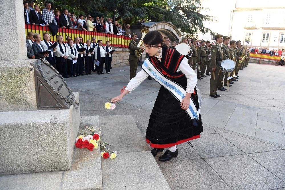 Homenaje a la bandera de la Asociación de Meigas de las Hogueras de San Juan