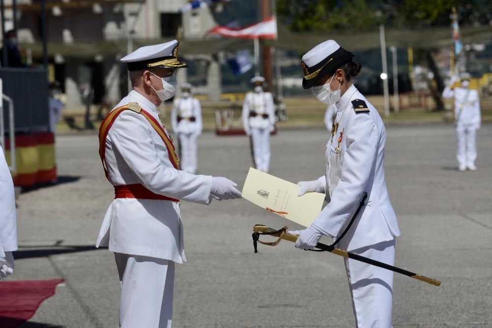 La Escuela Naval de Marín saluda a 112 nuevos oficiales de la Armada