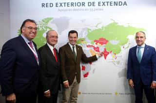 De la Torre y Juanma Moreno reclaman más proyectos hoteleros en Málaga capital