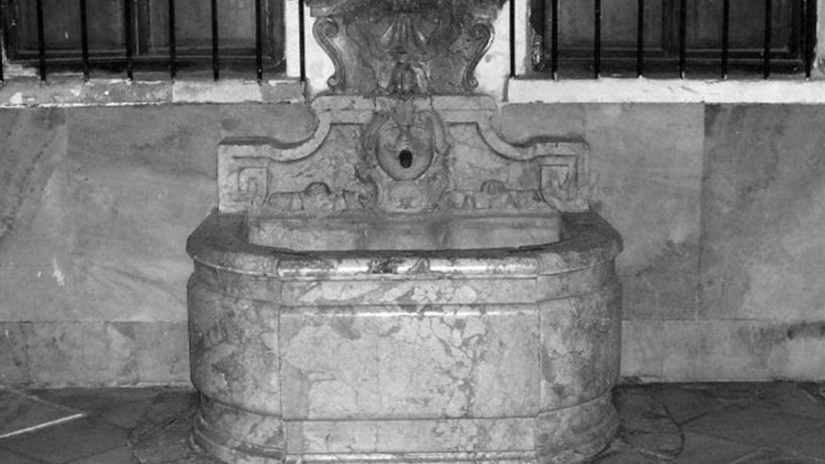 Fuente atribuida a José Martín de Aldehuela.