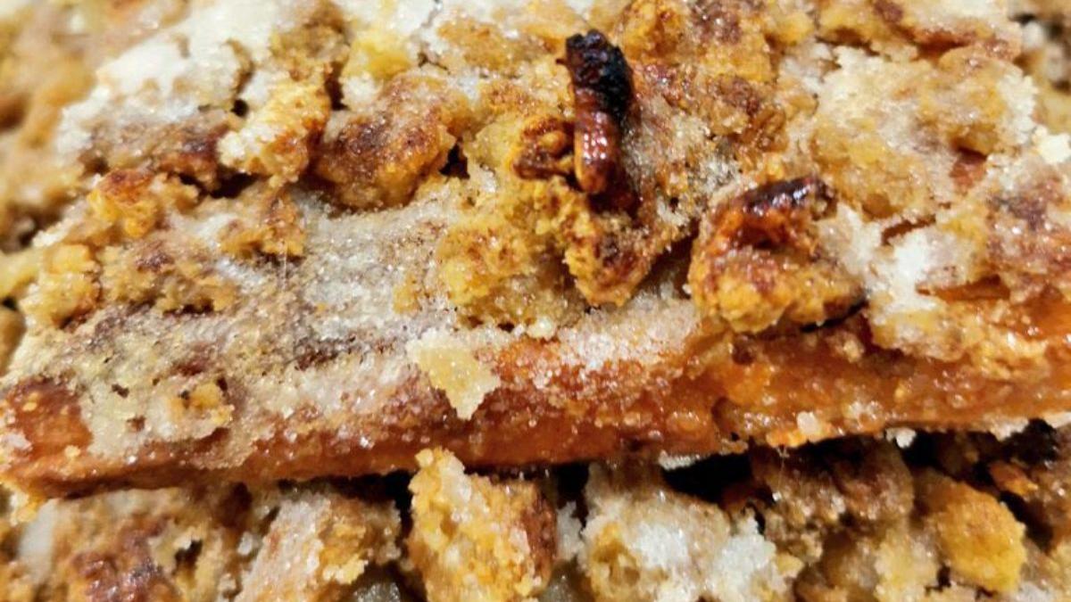 Esta es la pastelería del centro de Murcia donde se puede comprar la famosa 'torta de chicharrones'