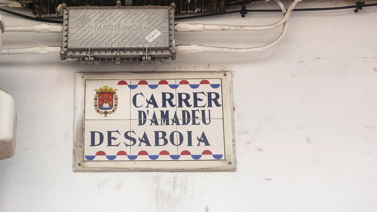 Más de cien placas de calles en Alicante con errores en el nombre