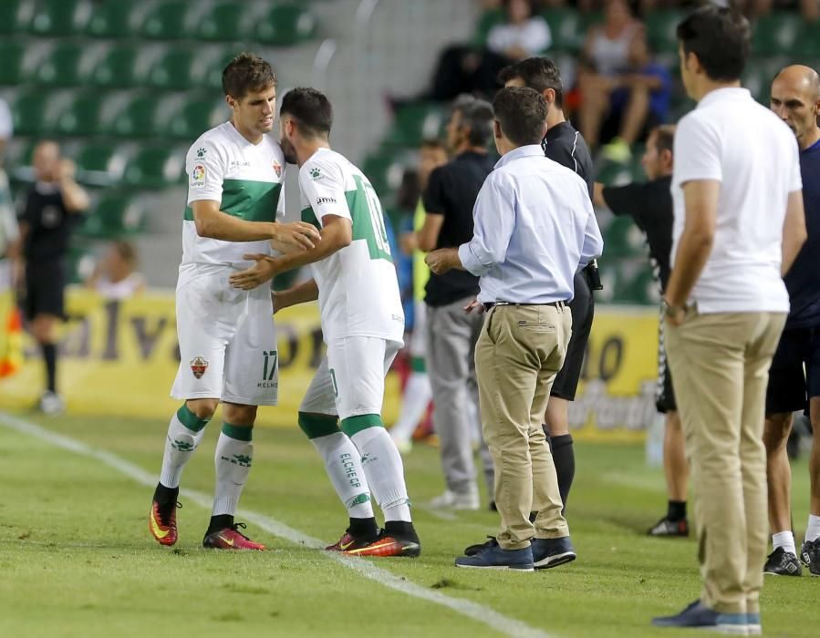 El Elche CF acelera en casa