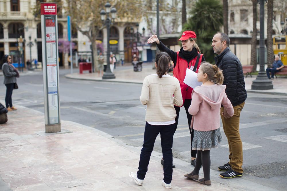 La plaza del Ayuntamiento, también llena en Semana Santa