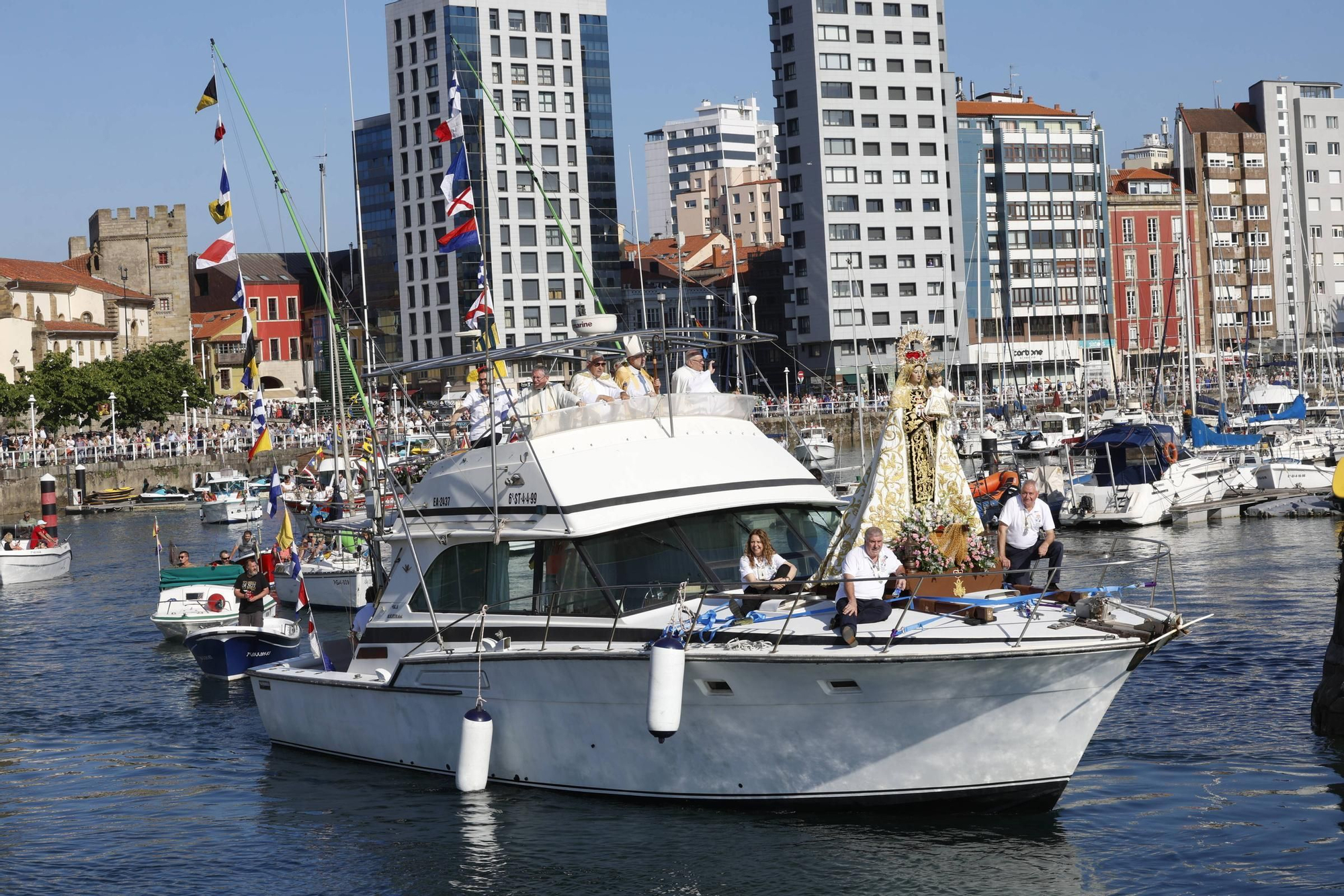 En imágenes: así fue la procesión marinera del Carmen en Gijón