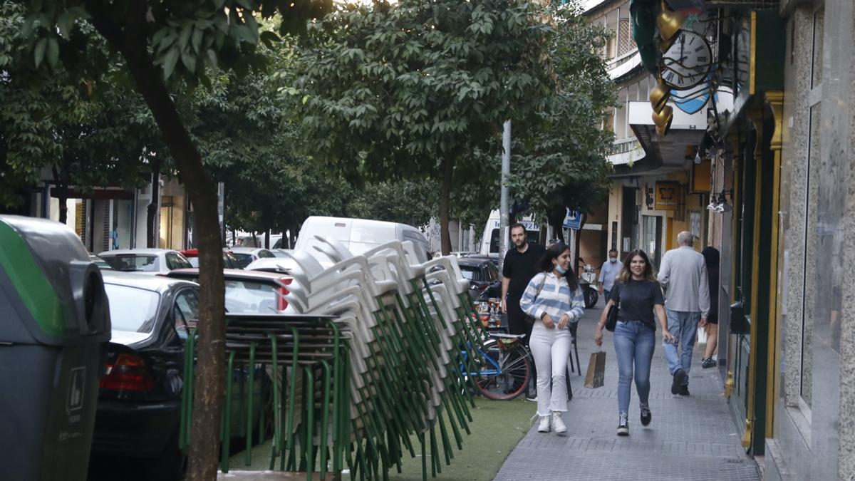 Calle Camino de los Sastres, donde Urbanismo y Policía Local ordenaron retirar veladores.