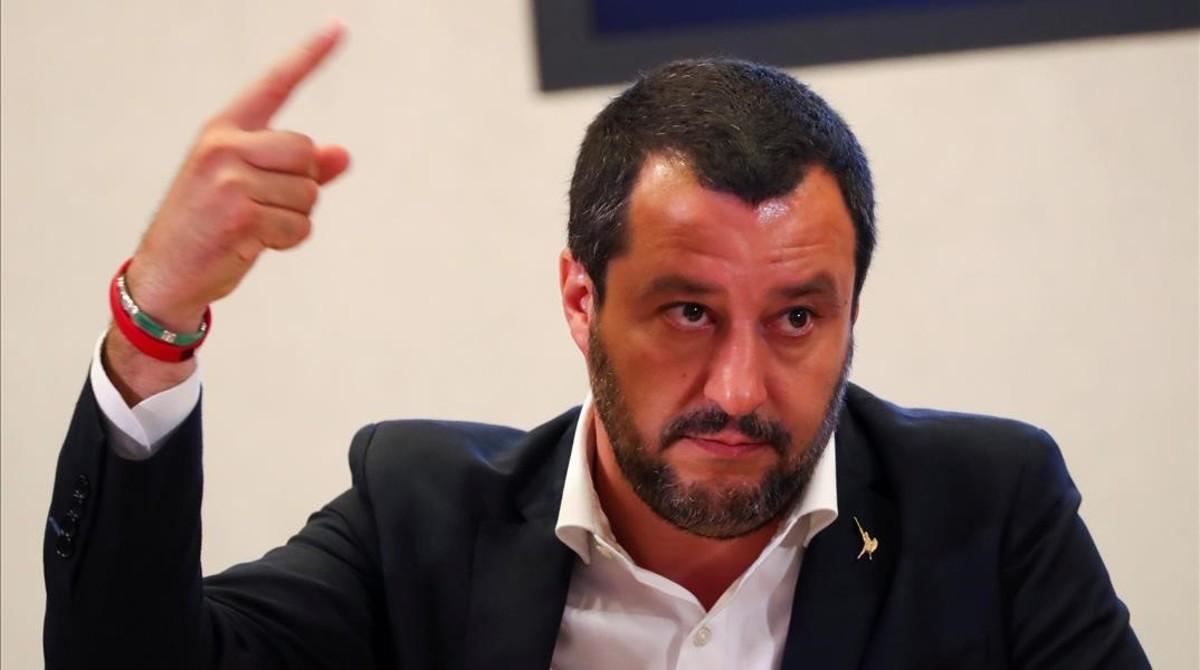 zentauroepp44614257 file photo  italian interior minister matteo salvini gesture180814180354