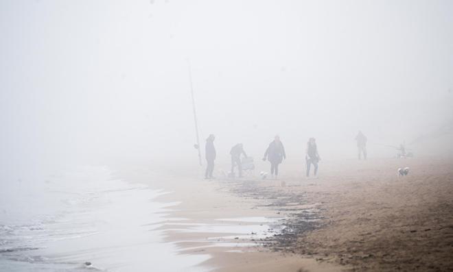 La niebla deja estampas invernales en la provincia de Alicante