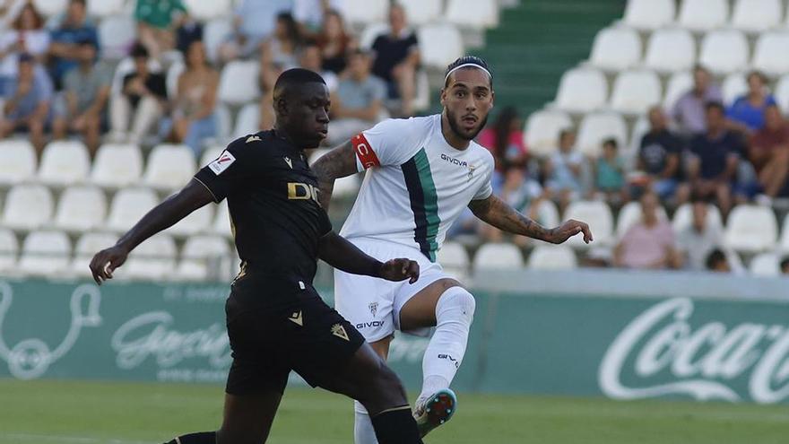 El Córdoba CF - Cádiz del Trofeo Puertas de Córdoba, en imágenes