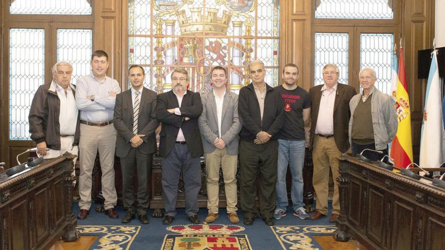 Imagen de la presentación de la Copa Galicia de remo en Marín. // FDV