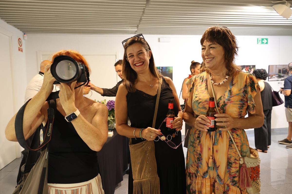 Inauguración de INFotoperiodistas ALC 25 en el Club INFORMACIÓN