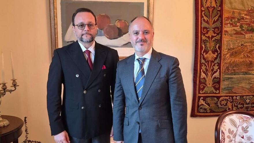 Regades inicia su ronda de contactos en el Congreso Mundial de Zonas Francas de Panamá