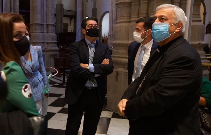 Entrega de la rehabilitación del retablo de la Virgen de Los Remedios en la Catedral de La Laguna