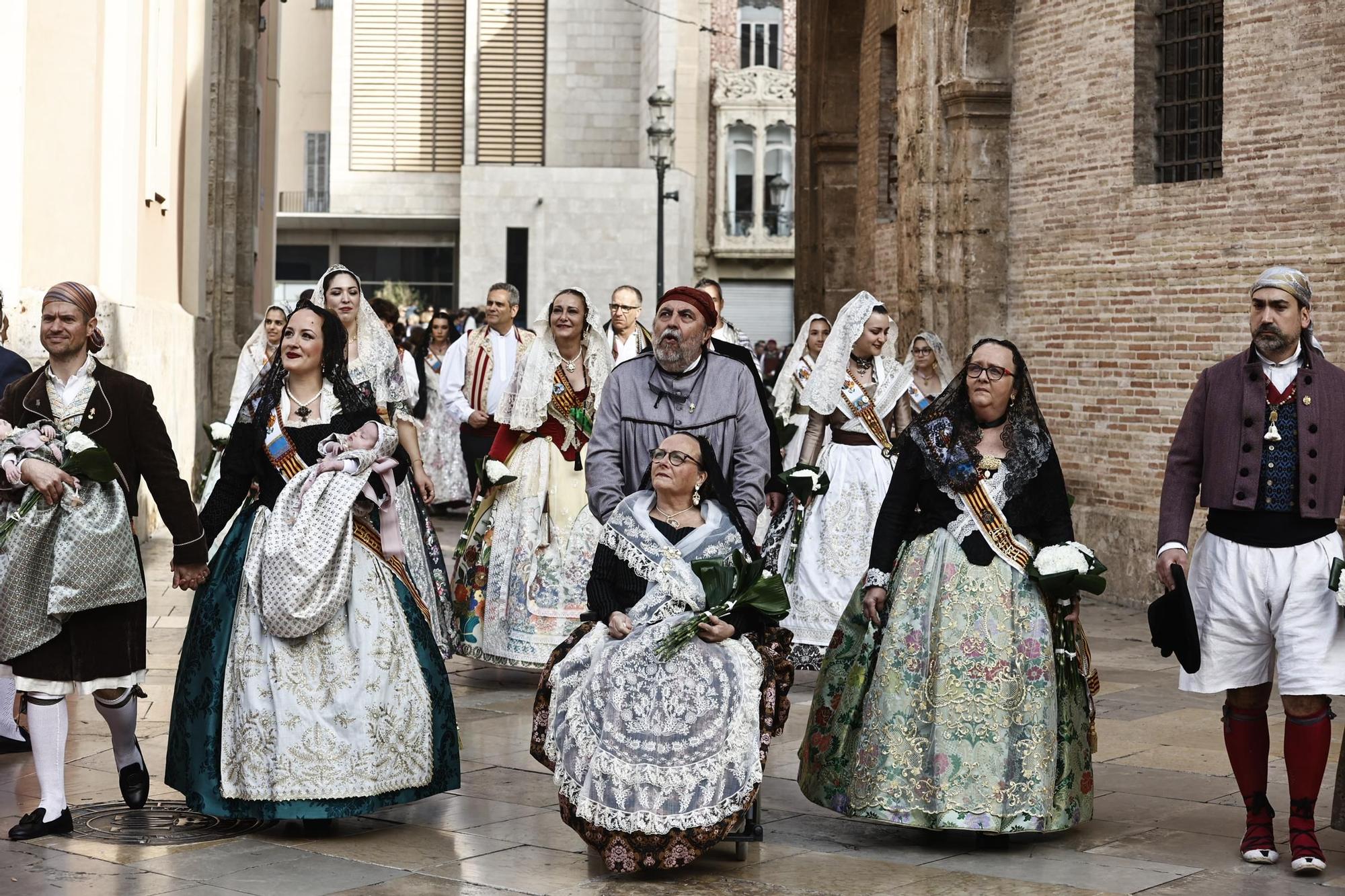 Ofrenda 18 de marzo. Calle de la Paz (16-17 horas)