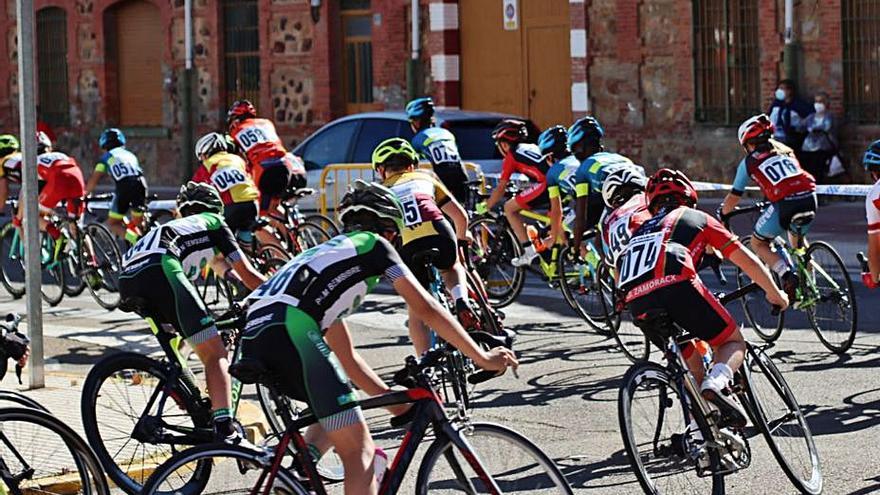 Fiesta ciclista en Benavente 