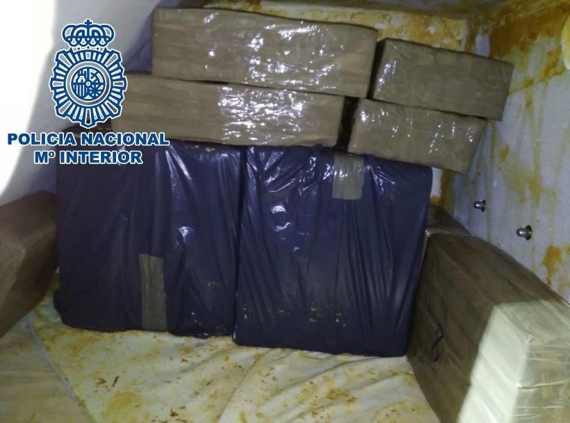 La Policía Nacional decomisa 500 kilos de hachís en un yate.