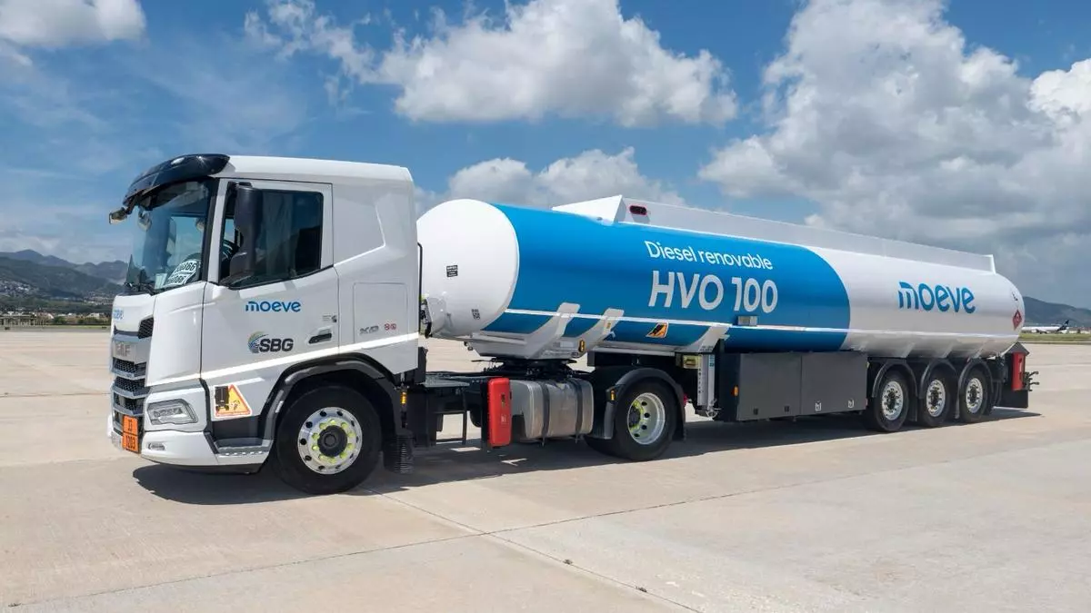 South y Moeve apuestan por el uso del diésel renovable HVO100 para impulsar la descarbonización aeroportuaria