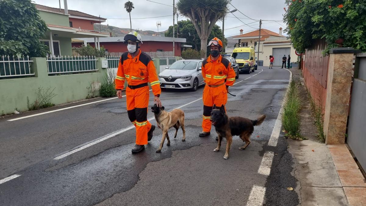 Explosión, incendio y derrumbe en una vivienda en La Laguna