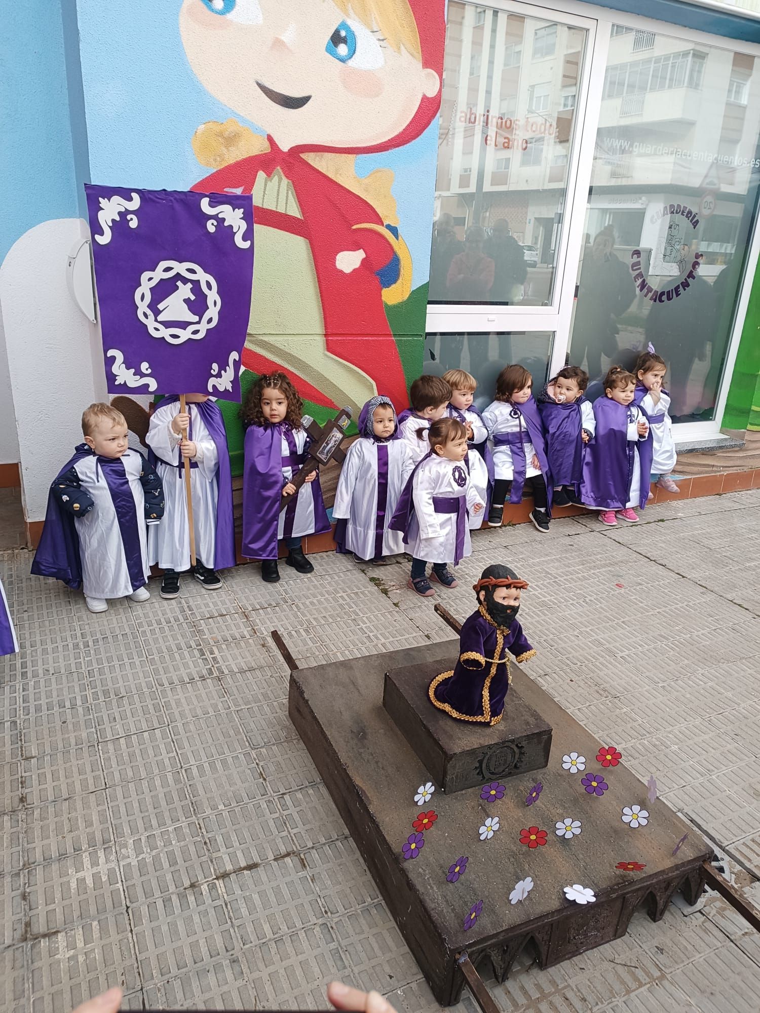 GALERÍA | La procesión del Vía Crucis que nunca habías visto: en tamaño "mini"