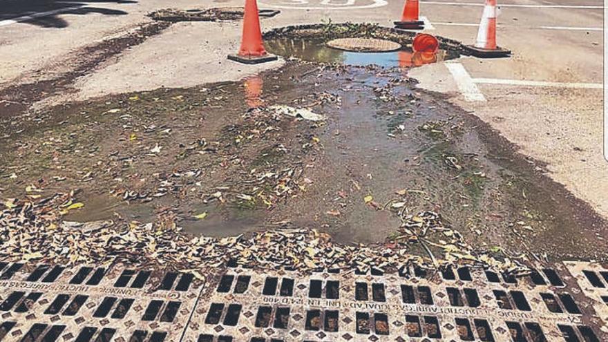 Un ejemplo de los vertidos de aguas negras en calles de Granadilla de Abona.