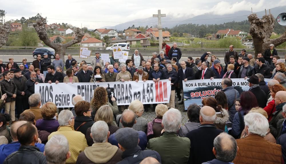 Mos se planta contra la paralización de las obras de la A-55 // R. Grobas