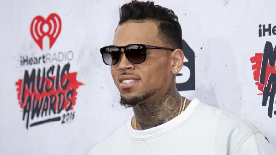 El rapero Chris Brown ha sido detenido en París por una presunta violación