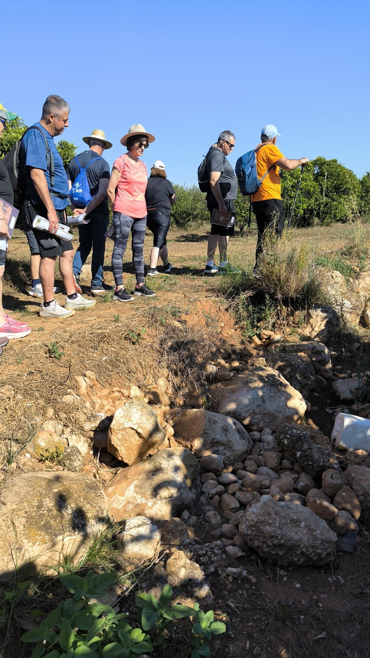 Restos de los basamentos de las calzadas romanas en algunos caminos de Carlet.