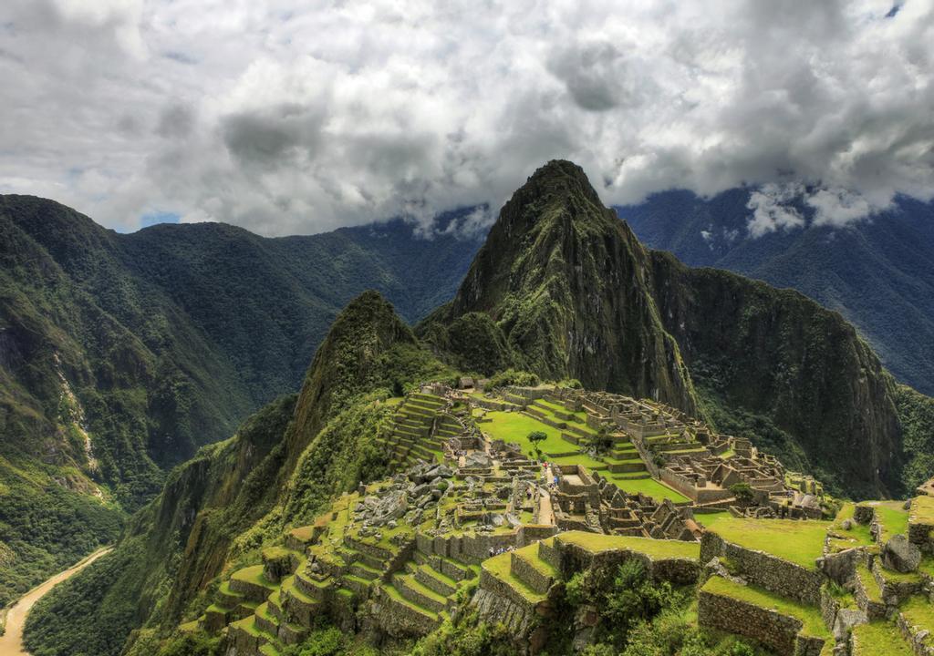 Machu Picchu en la cima de una montaña