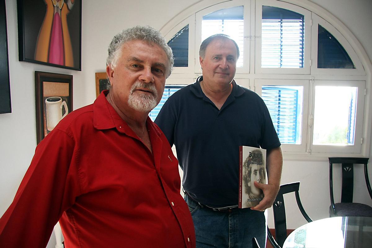Pepe Bornoy y Fernando Núñez, en 2013 cuando publicó la biografía del artista.