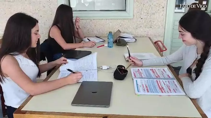 Los estudiantes de Cangas se preparan para la PAU