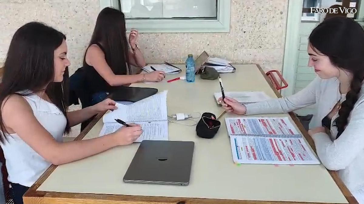 Los estudiantes de Cangas se preparan para la PAU