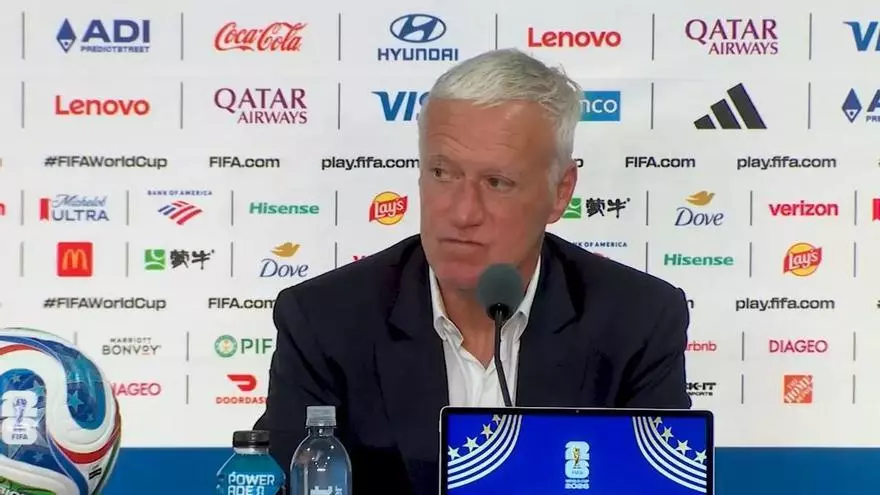 Deschamps: "Y todavía hay quien critica a Mbappé..."