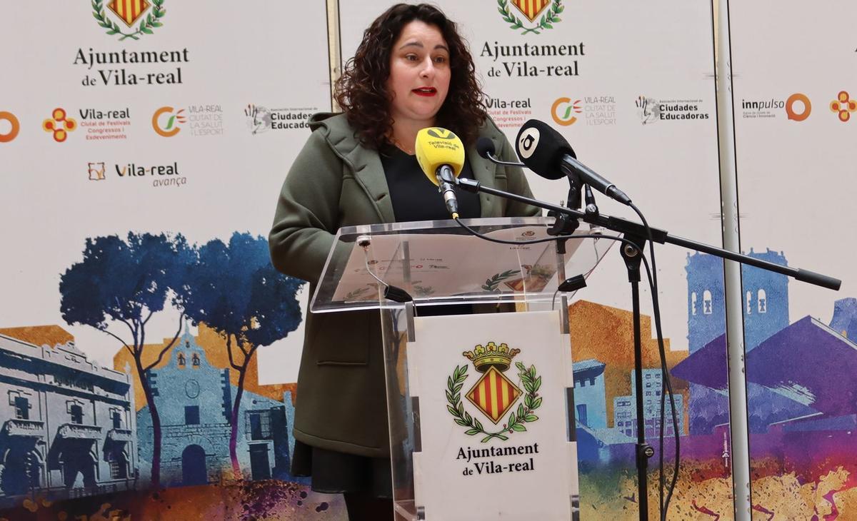 La concejala de Fiestas de Vila-real, Miriam Caravaca, en su comparecencia de hoy ante los medios.