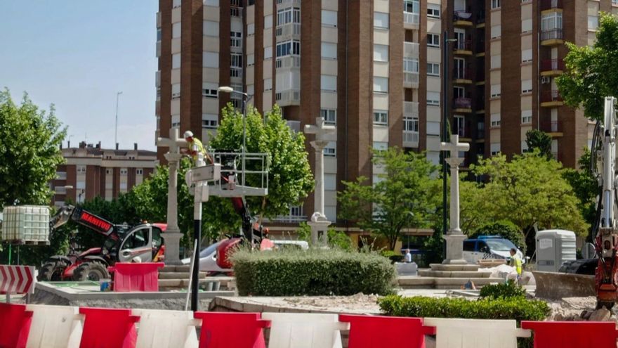 Repuesto en su nueva ubicación el crucero de las Tres Cruces de Zamora