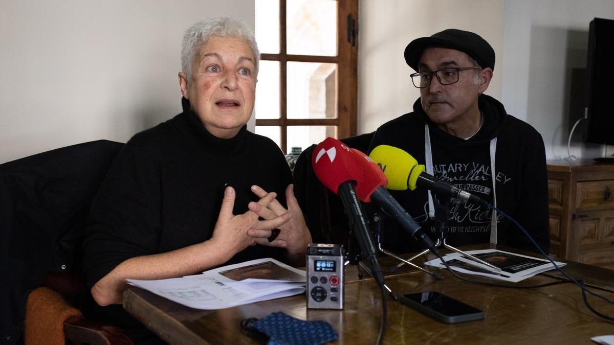 Cristina Zelich y Julio Fernández, en la presentación de la web.