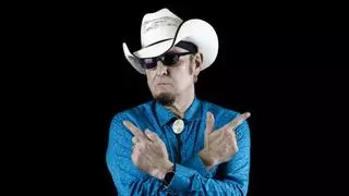 Carlos Segarra: un auténtico "rebelde" sin causa que vuelve a actuar en Alicante