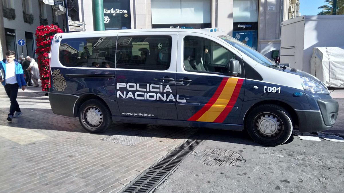 Cae una banda en Parla que estafaba a conductores con el método del 'falso mecánico'