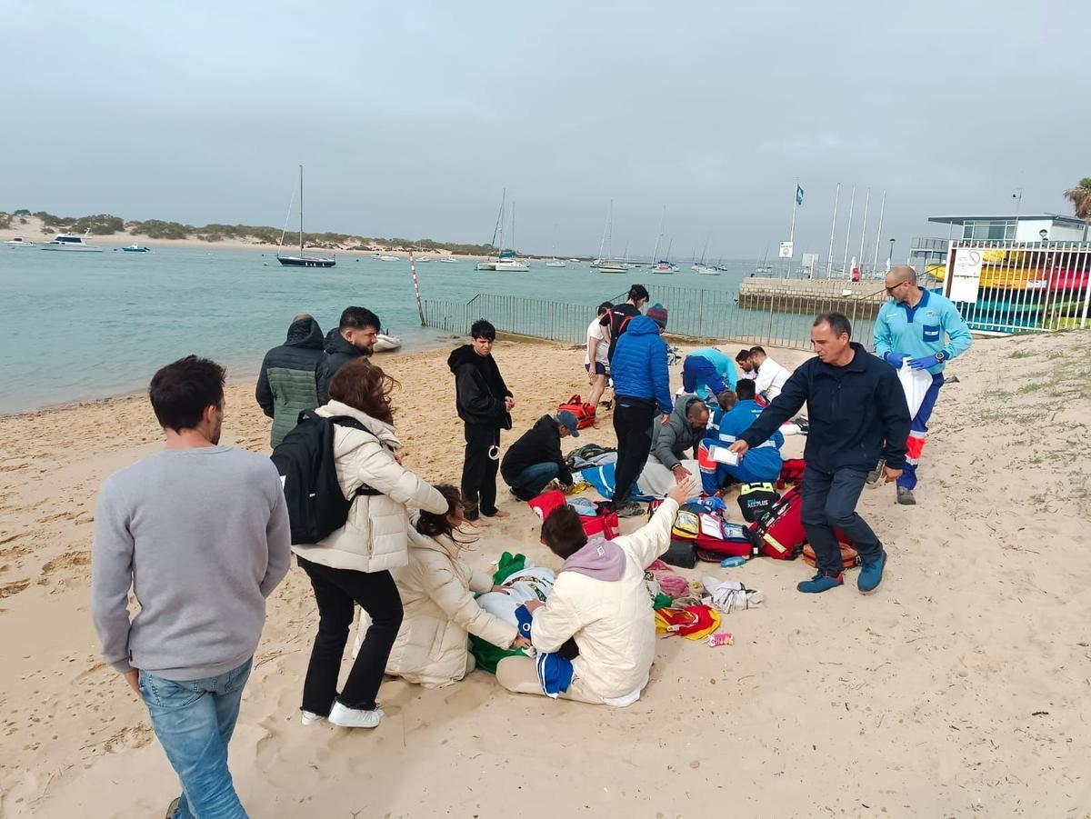 El equipo de Cruz Roja que arendió el rescate.