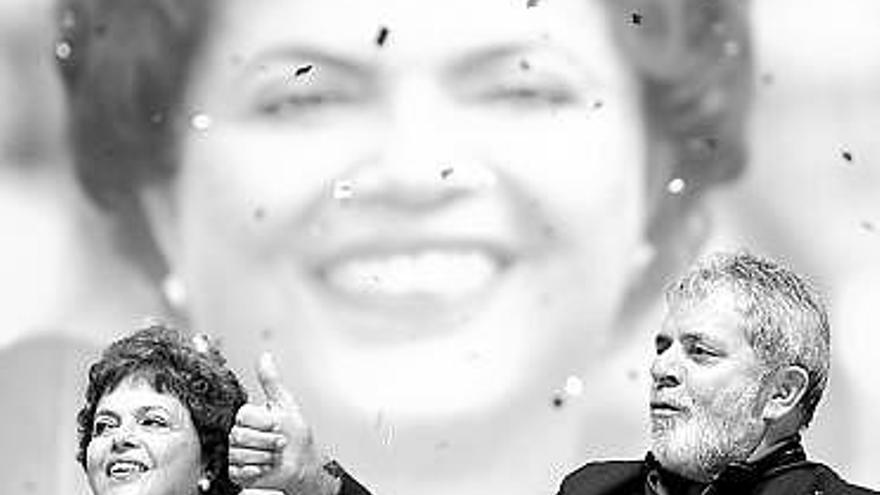 Lula, junto a Rousseff, en la elección de ésta como candidata presidencial.