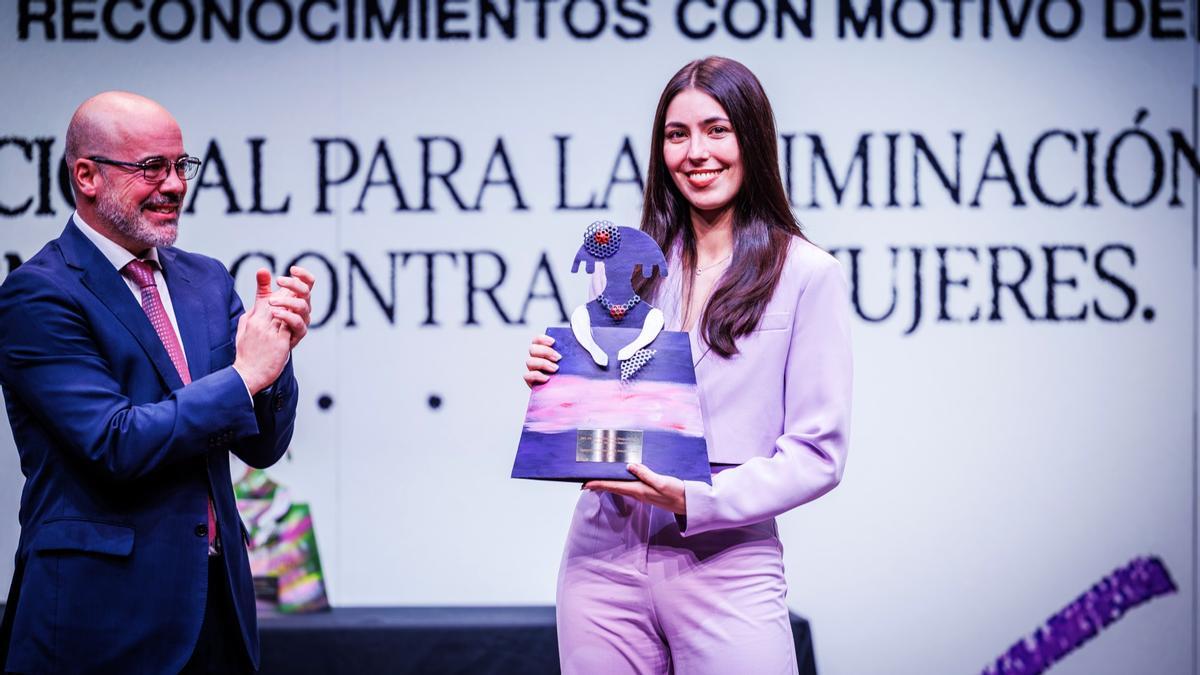 Mara Mariño recibió el premio Menina Creadoras de Contenido en Defensa de la Igualdad y Contra las Violencias Machistas' el pasado 25N