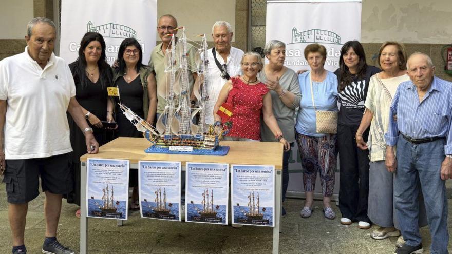 Unha maqueta do Santísima Trinidad para os menores tutelados