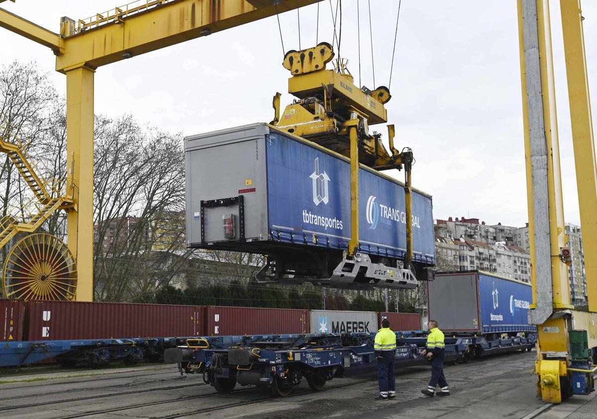 Prueba del sistema 'pocket' de la futura autopista ferroportuaria entre Vigo y Madrid impulsada por Termavi