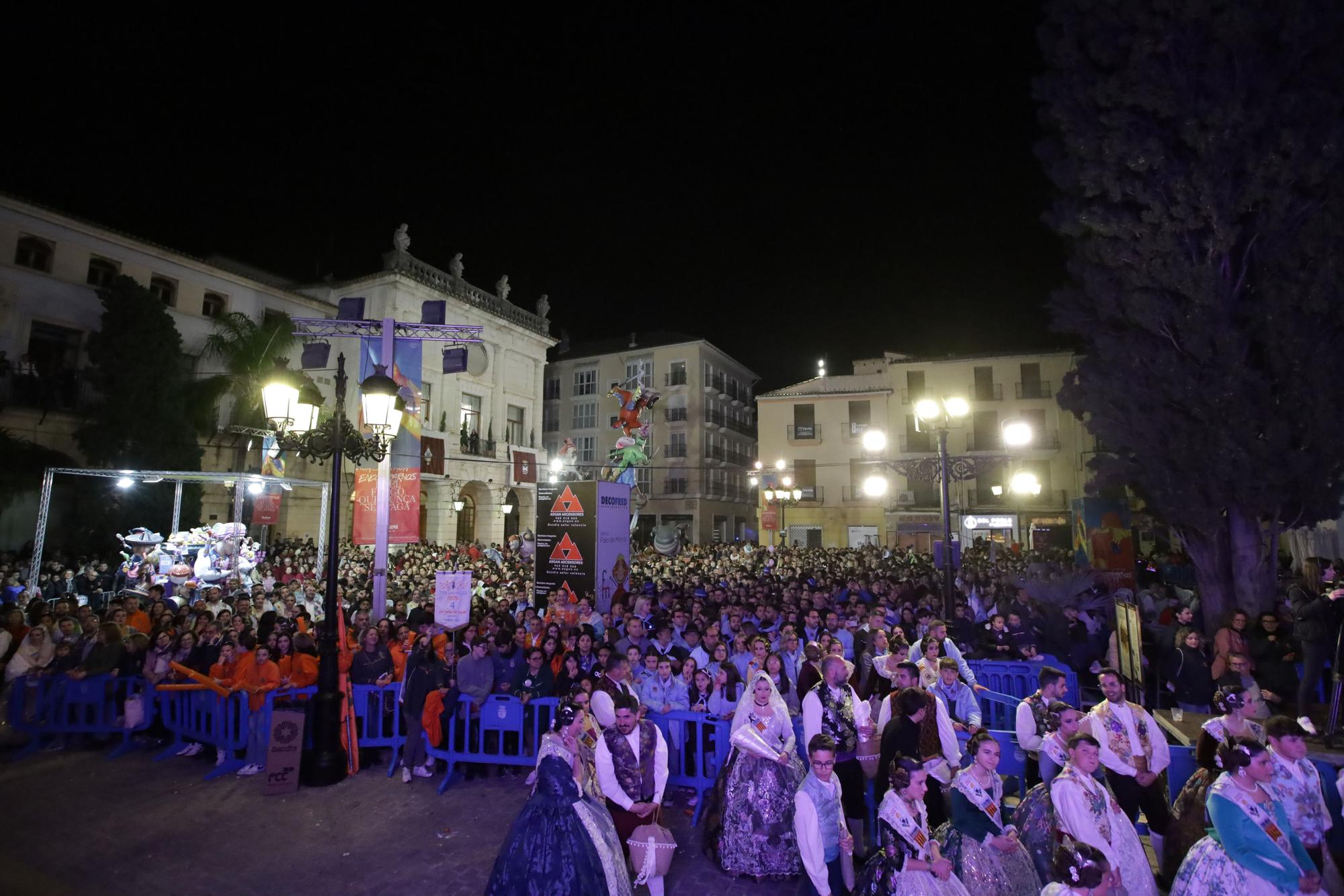 Todas las fotos de la entrega de premios falleros de Gandia