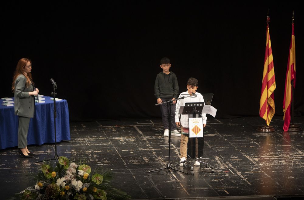 Alumnos de Sagunt leen la Carta Magna el Día de la Constitución