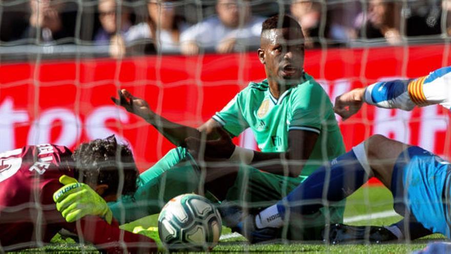 Machín denuncia otro atraco en el Santiago Bernabéu