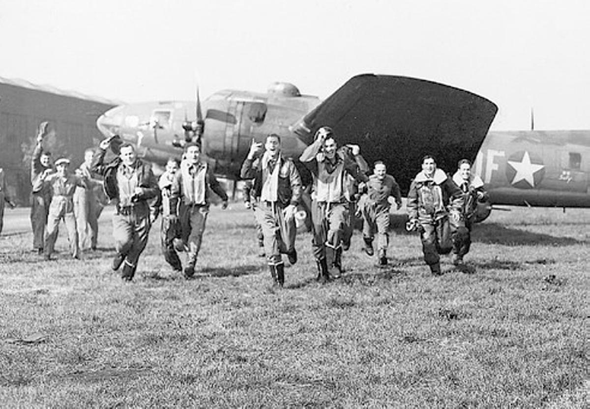 Los amos del aire: La historia de los aviadores que golpearon el corazón de  la Alemania nazi · Historia Universal · El Corte Inglés